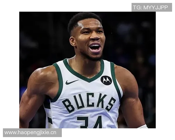 字母哥新赛季定妆照展现强大肌肉压迫感迎接生涯第13个赛季的挑战