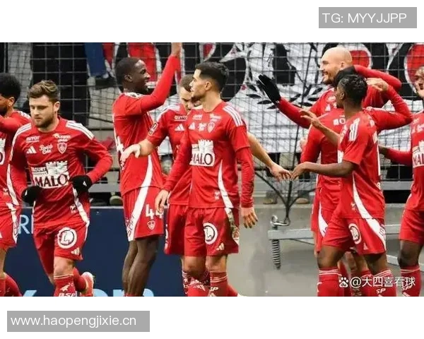 摩纳哥十人迎战逆境科雷尔最后时刻拼尽全力被红牌罚下